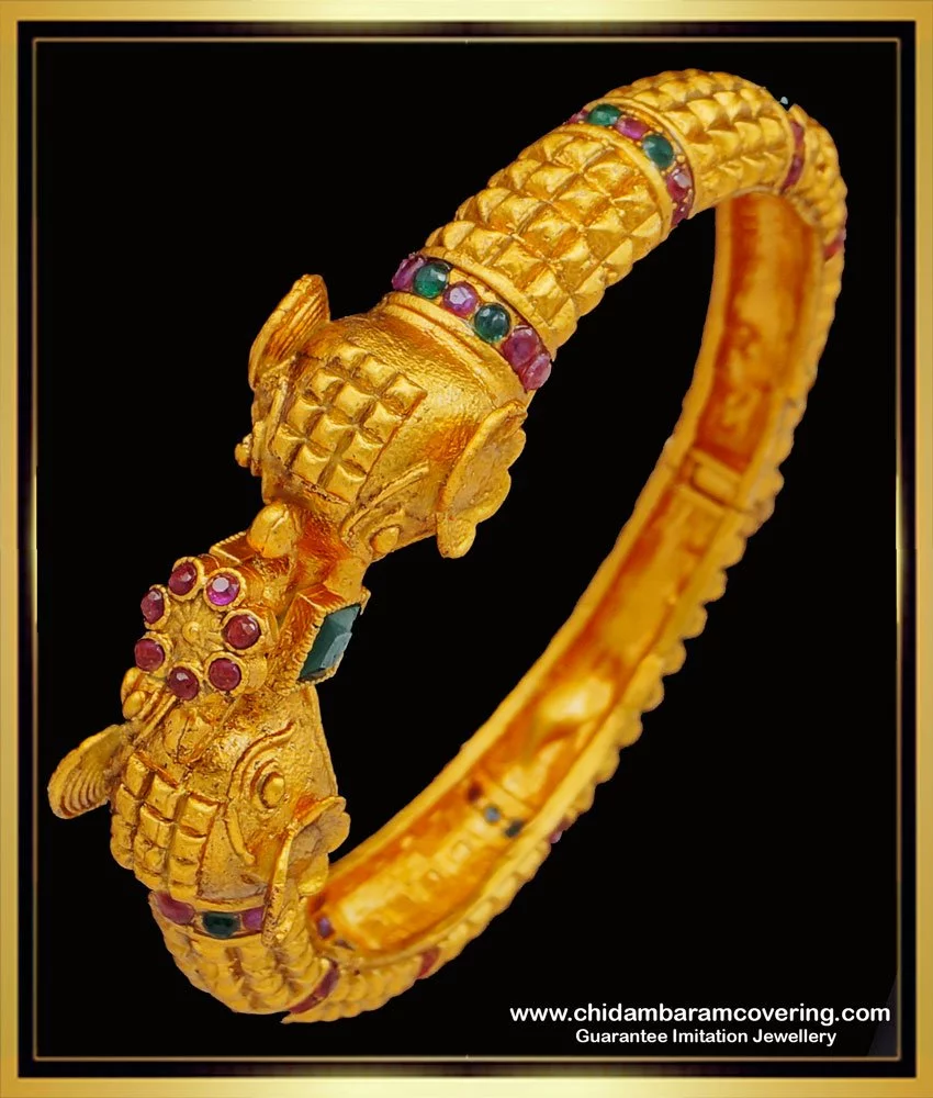 Bracelet with hot sale screw design