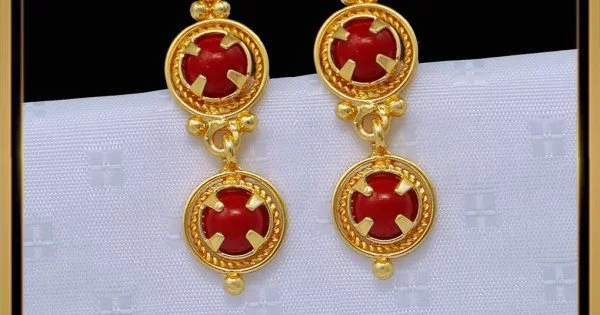 MAHIMAFASIONS Gold plated avla stud.