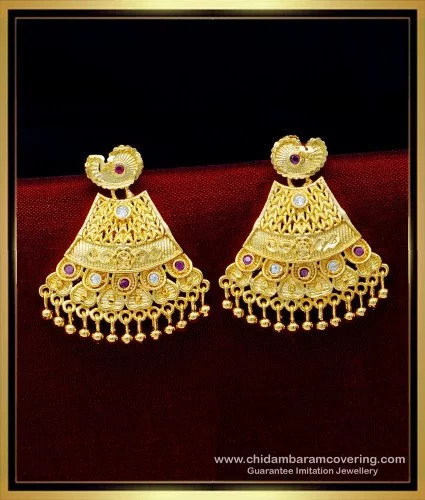 Earrings Designs Gold गोल्ड इयररिंग के ये लेटेस्ट डिजाइन आपको देंगे खूबसूरत  लुक यहां देखें लिस्ट - Earrings Designs Gold Latest Perfect For Daily Use  Like Studs Jhumkas