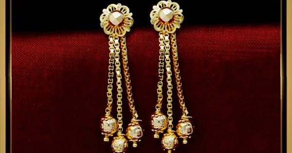 Buy 250+ Plain Gold/Platinum Earrings Online | BlueStone.com - India's #1  Online Jewellery Brand