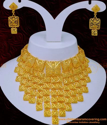 Choker | Gold jewelry fashion, Gold jewelry simple, Gold fashion necklace